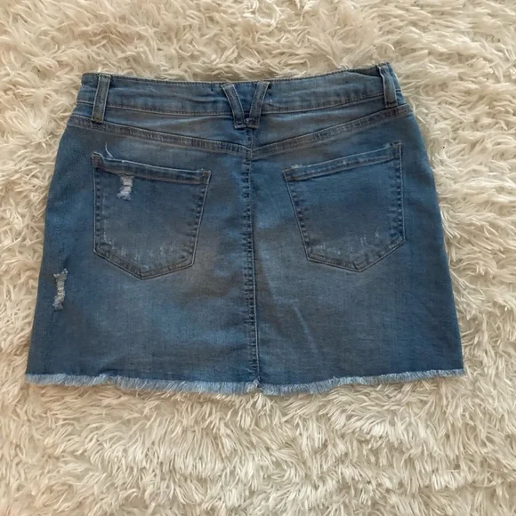 Denim Mini - Picture 2 of 3